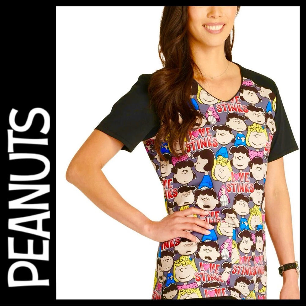 NWT Peanuts Love Stinks Print Scrub Top